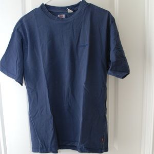 Unisex Levi’s Brand t-shirts. 5 shirts. All size small.
